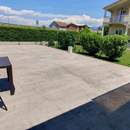 Cozzy Apartment Near The Aiport พอดโกริกา ภายนอก รูปภาพ