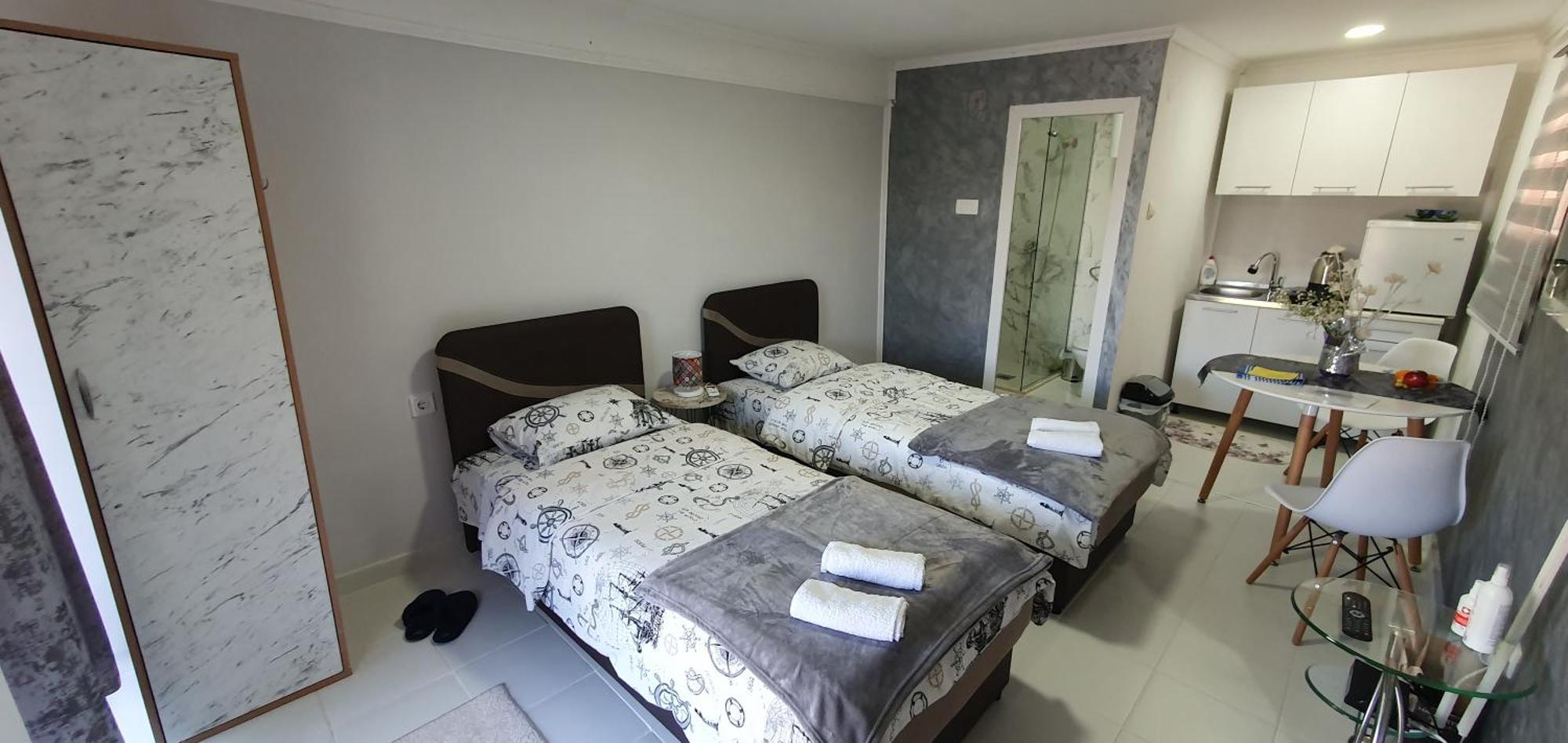 Cozzy Apartment Near The Aiport พอดโกริกา ภายนอก รูปภาพ