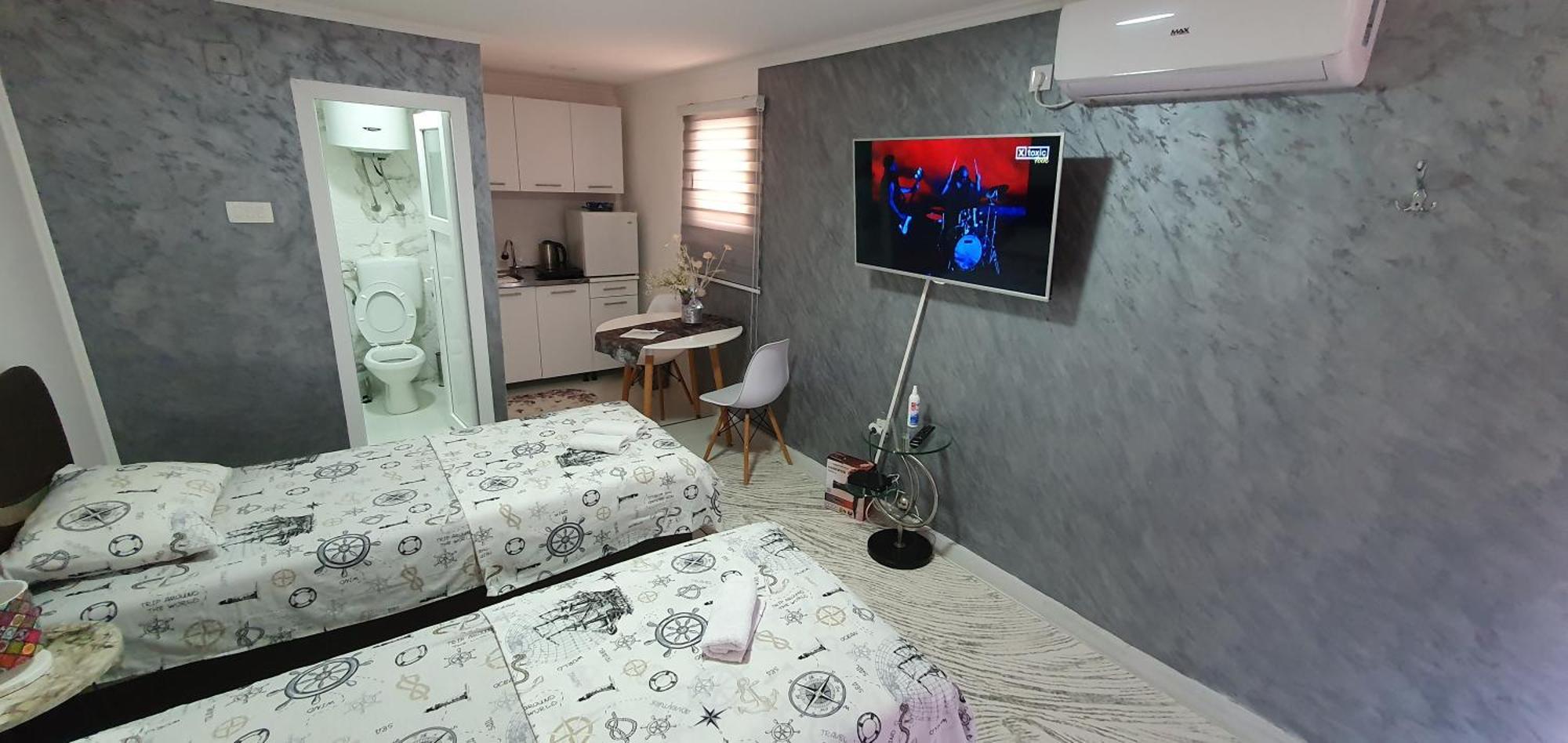 Cozzy Apartment Near The Aiport พอดโกริกา ภายนอก รูปภาพ
