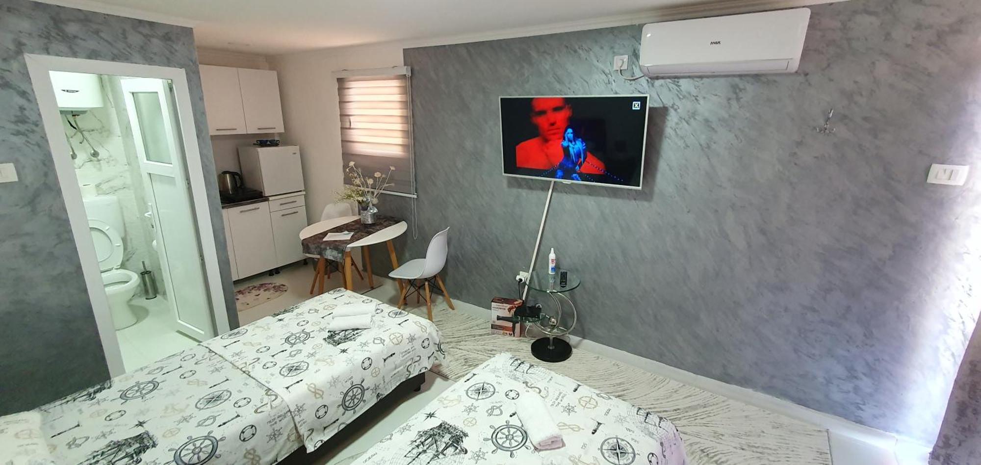 Cozzy Apartment Near The Aiport พอดโกริกา ภายนอก รูปภาพ